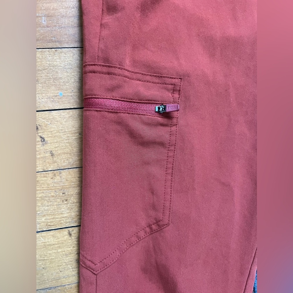 FIGS Zamora Jogger Scrub Pants - Picture 9 of 16